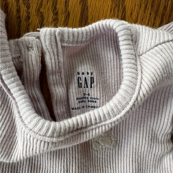 Baby Gap 3 Piece Ribbed Outfit in Pale Purple Plum, size 3-6M - Picture 9 of 12